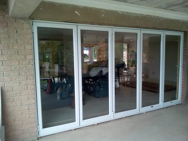 Aluminium & glass