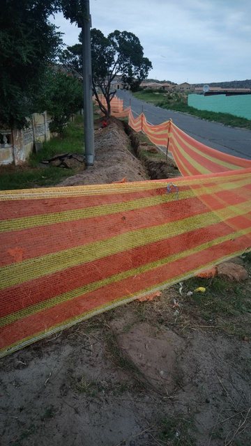 Trenching, hauling & jointing