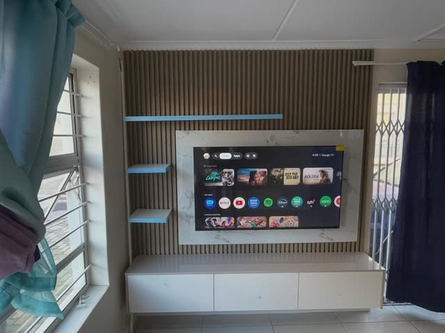 Kitchen & interior